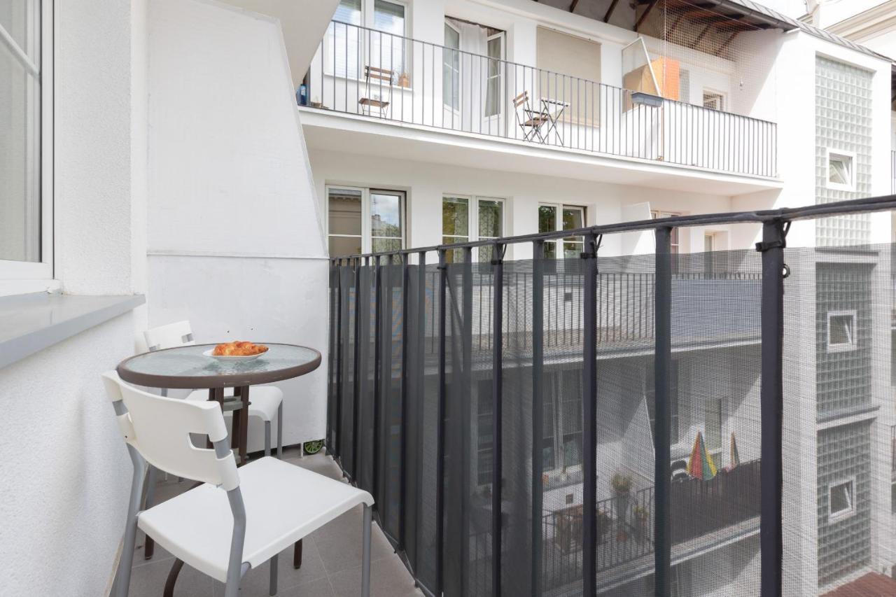 Miodowa Apartment Krasinski Garden Warsaw By Noclegi Renters Екстериор снимка