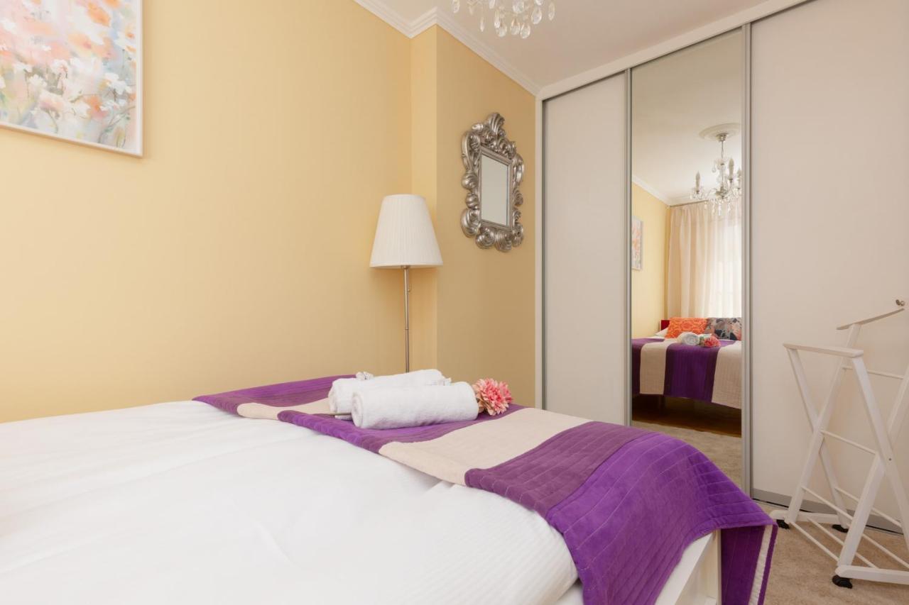 Miodowa Apartment Krasinski Garden Warsaw By Noclegi Renters Екстериор снимка